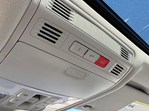 Used 2023 Volkswagen Jetta SE w/ Panoramic Sunroof Package FWD image 8