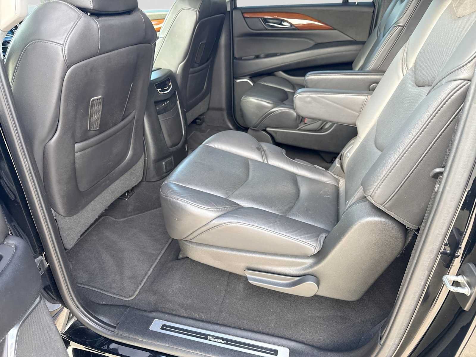 Used 2018 Cadillac Escalade ESV Premium Luxury AWD/4WD image 19