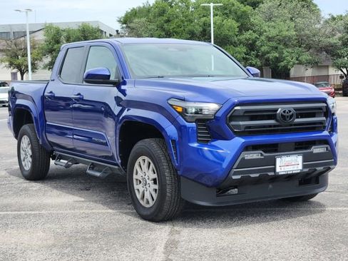 Used 2025 Toyota Tacoma SR5 RWD image 2