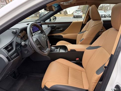 Used 2024 Lexus ES 300h Ultra Luxury w/ Accessory Package (Z1) image 13