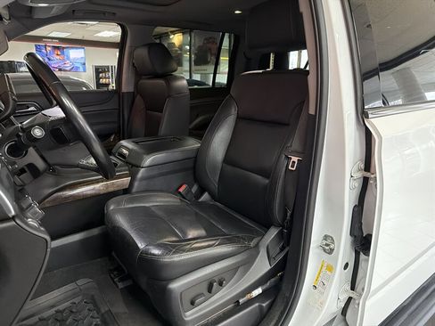 Used 2020 Chevrolet Suburban LT image 10