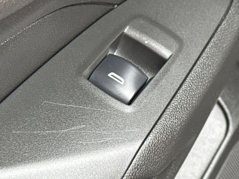 Used 2024 Chevrolet Trax LT w/ Driver Confidence Package FWD image 30