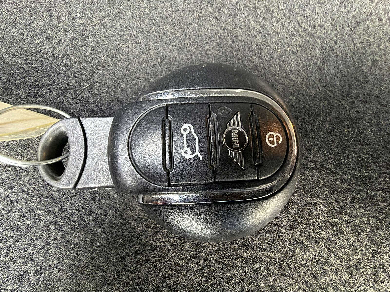 Used 2024 MINI Cooper 4-Door Hardtop FWD image 28