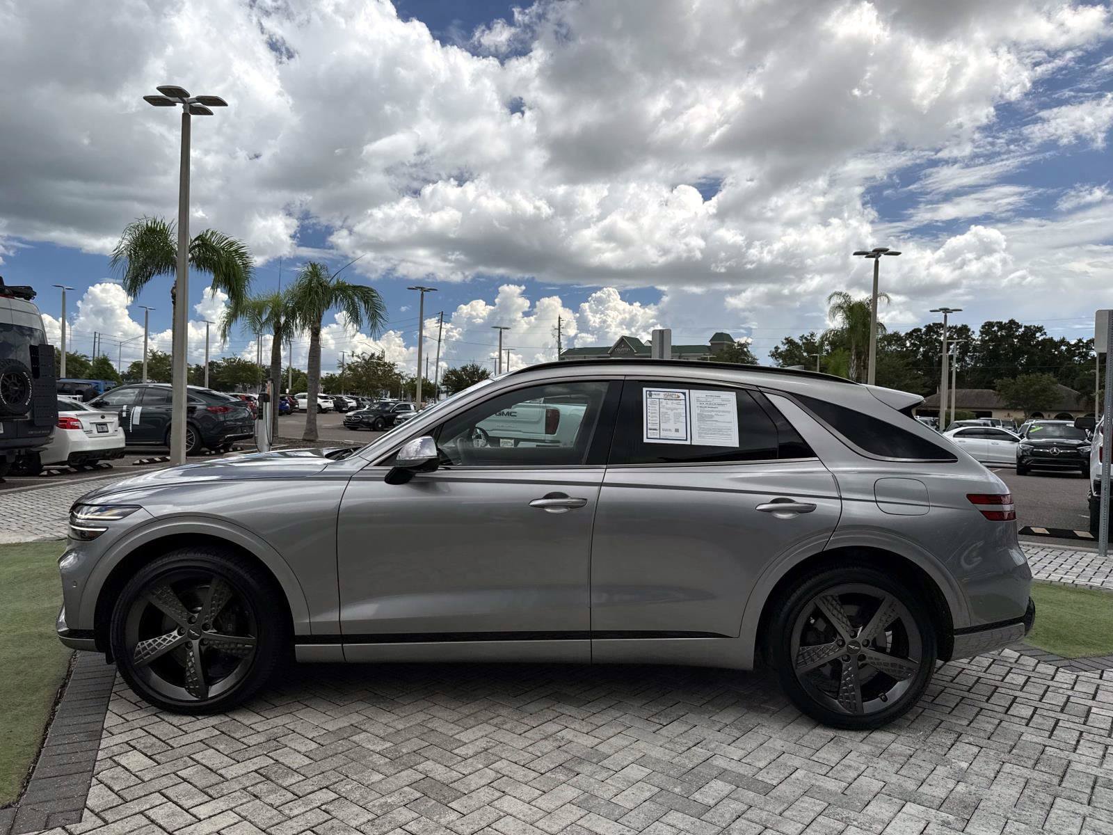 Used 2023 Genesis GV70 2.5T w/ Sport Prestige Package AWD/4WD image 3