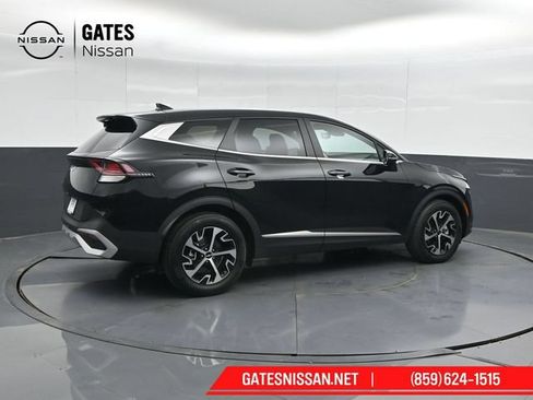 Used 2025 Kia Sportage EX FWD image 2