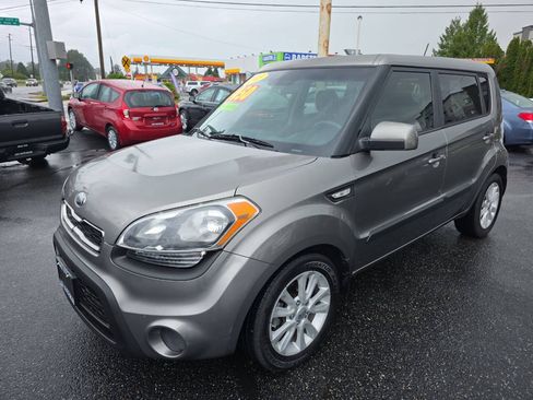 Used 2013 Kia Soul FWD image 3