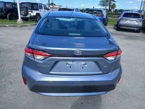 Used 2020 Toyota Corolla LE FWD image 3