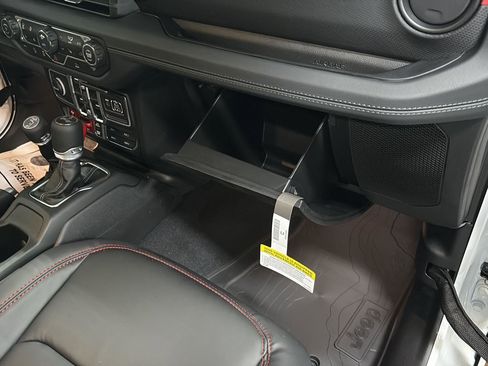 New 2026 Jeep Wrangler Rubicon image 25