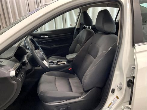 Certified 2025 Nissan Altima 2.5 SV FWD image 10