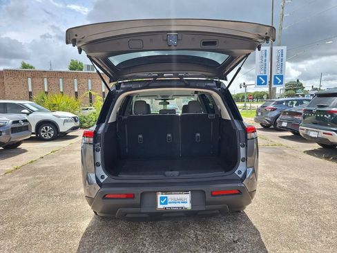 Used 2024 Nissan Pathfinder SV FWD image 28
