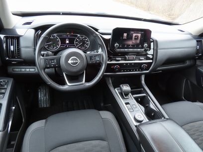 Used 2025 Nissan Pathfinder SV