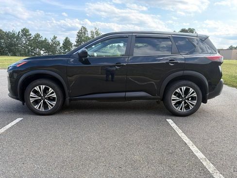 Used 2023 Nissan Rogue SV AWD/4WD image 4