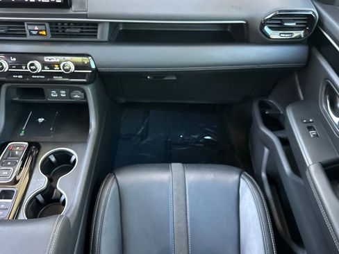 Used 2024 Honda Pilot Touring image 35