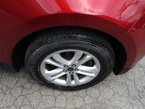 Used 2019 Ford Edge SEL w/ Equipment Group 201A AWD/4WD image 17