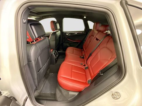 Used 2026 Porsche Macan AWD/4WD image 19