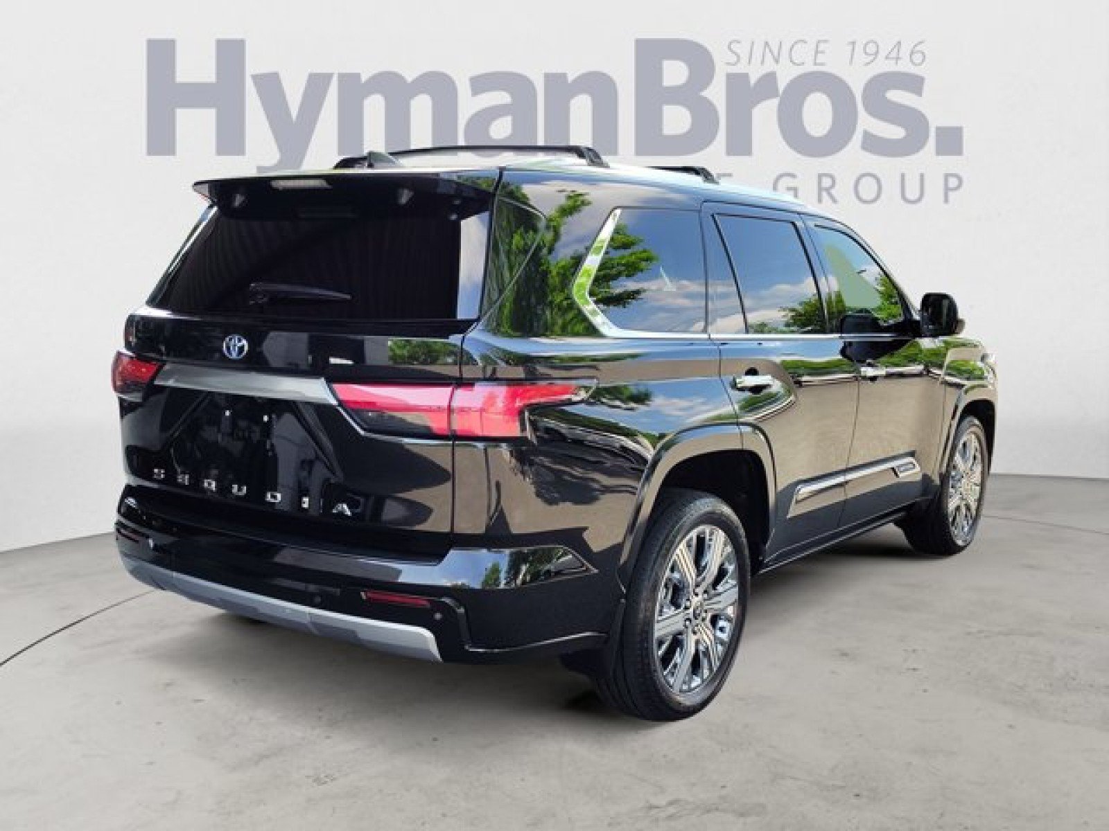 Used 2024 Toyota Sequoia Capstone AWD/4WD image 3
