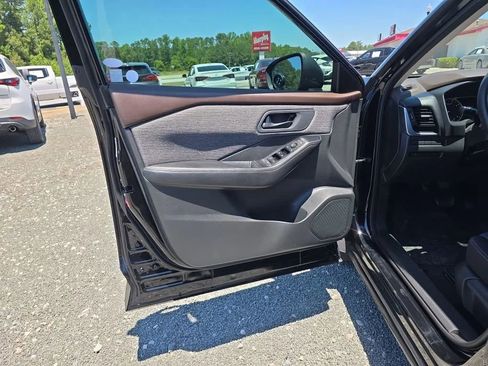Used 2021 Nissan Rogue S FWD image 28