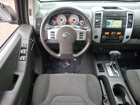 Used 2019 Nissan Frontier PRO-4X image 11