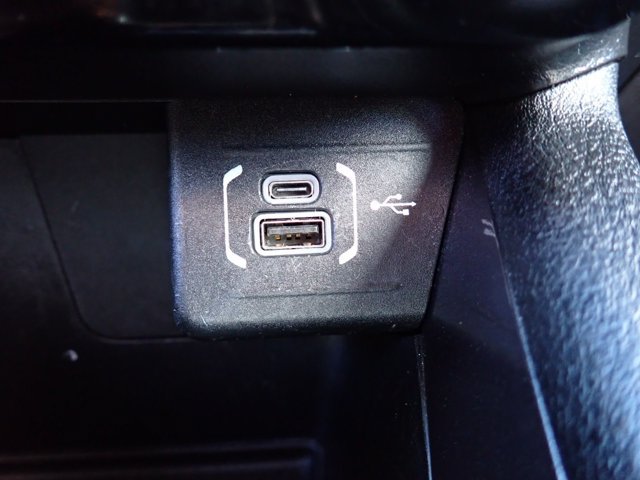Used 2024 Jeep Compass Latitude AWD/4WD image 17