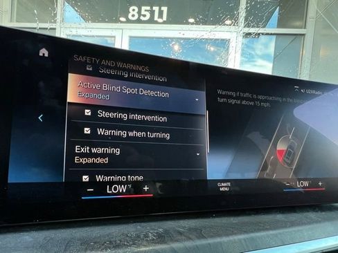 Used 2023 BMW X7 xDrive40i w/ M Sport Package image 23