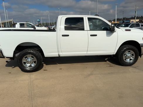 Used 2024 RAM 2500 Tradesman w/ Chrome Appearance Group image 9