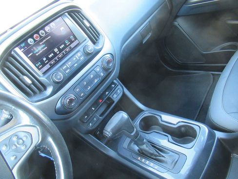 Used 2018 Chevrolet Colorado Z71 image 32