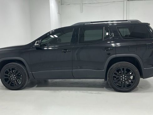 Used 2023 GMC Acadia SLE w/ Driver Convenience Package image 3