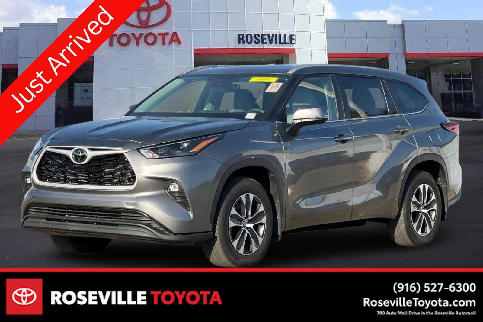 Used 2025 Toyota Highlander XLE AWD/4WD image 1