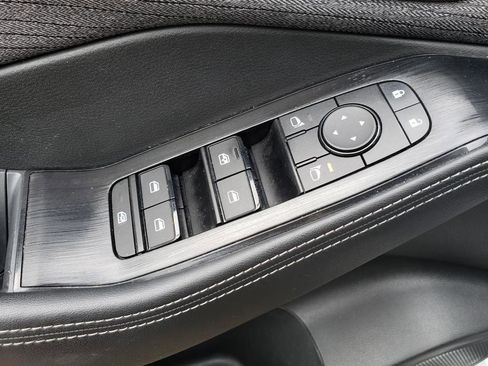 Used 2023 Nissan Rogue SV image 13