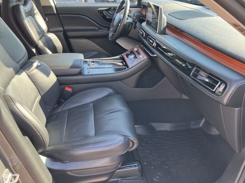 Used 2024 Lincoln Aviator Reserve w/ Equipment Group 201A image 16