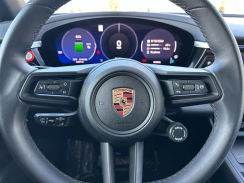 Certified 2025 Porsche Macan Electric RWD image 26