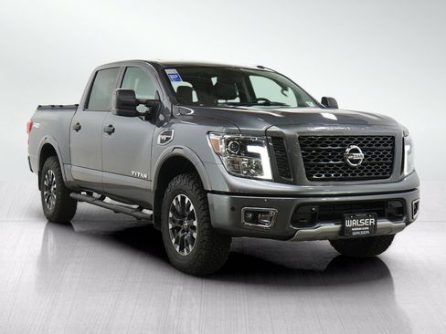 Used 2017 Nissan Titan PRO-4X w/ Pro-4x Convenience Package AWD/4WD image 7