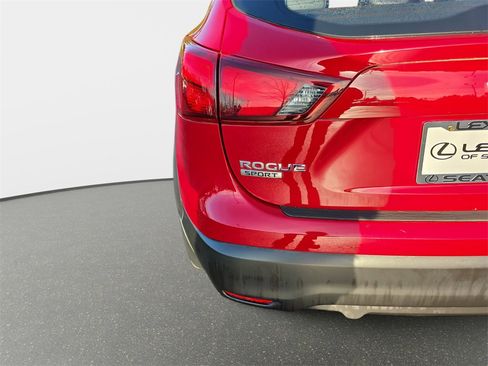 Used 2018 Nissan Rogue Sport SL w/ SL Premium Package image 32