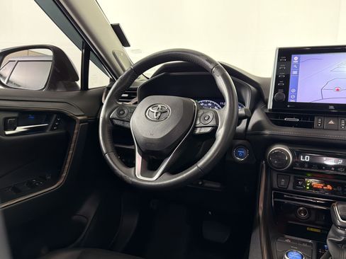 Used 2022 Toyota RAV4 Limited AWD/4WD image 28