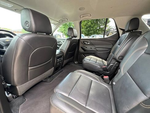 Used 2021 Chevrolet Traverse LT w/ LT Premium Package AWD/4WD image 20
