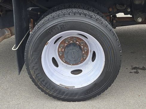 Used 2018 Ford F550 2WD Regular Cab Super Duty image 7