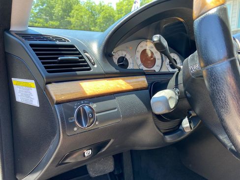 Used 2008 Mercedes-Benz E 350 4MATIC Sedan image 17