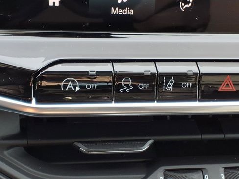 New 2026 Jeep Compass Latitude AWD/4WD image 22