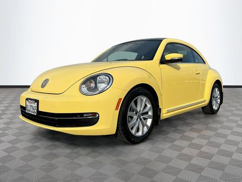 Used 2013 Volkswagen Beetle TDI image 3