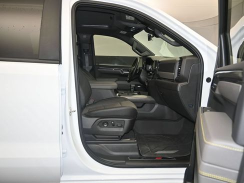 Used 2024 Chevrolet Silverado 1500 ZR2 w/ Technology Package AWD/4WD image 29