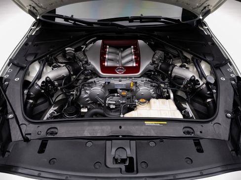Used 2019 Nissan GT-R Premium AWD/4WD image 73