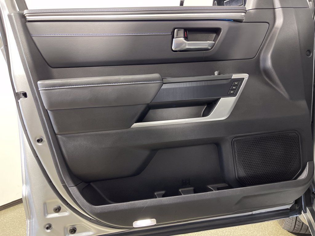Used 2023 Toyota Tundra Platinum AWD/4WD image 17