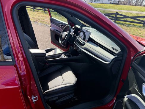 Used 2023 Jeep Compass Latitude image 13