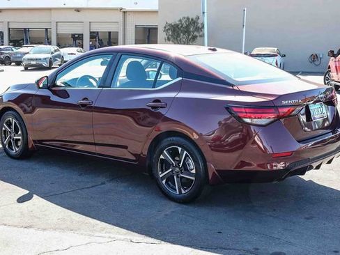 Used 2024 Nissan Sentra SV FWD image 4