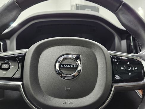 Used 2024 Volvo XC60 B5 Plus image 29