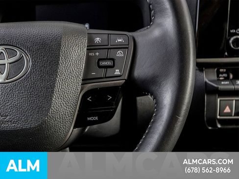 Used 2025 Toyota Camry SE image 26