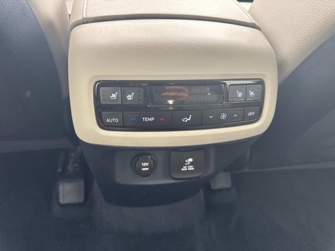 Used 2024 Hyundai Palisade Limited AWD/4WD image 22