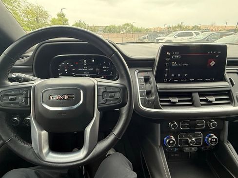 Used 2022 GMC Yukon XL SLT w/ SLT Premium Package image 22