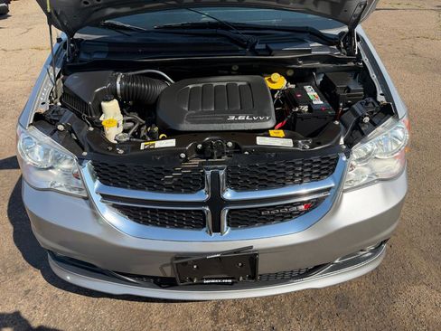 Used 2018 Dodge Grand Caravan SXT FWD image 27