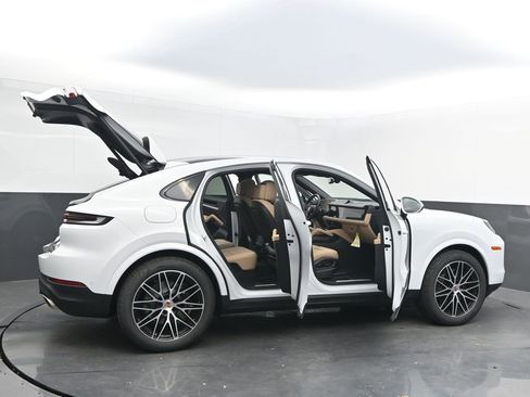 New 2025 Porsche Cayenne image 45